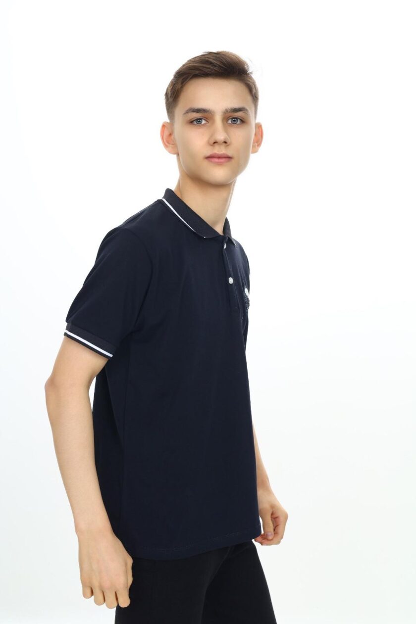 T-shirt polo dla chłopca z naszywką-4704 - obrazek 2